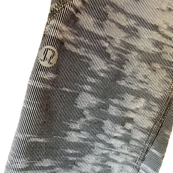 LULULEMON Run inspire 7/8 length Leggings SZ 4 - Picture 5 of 9